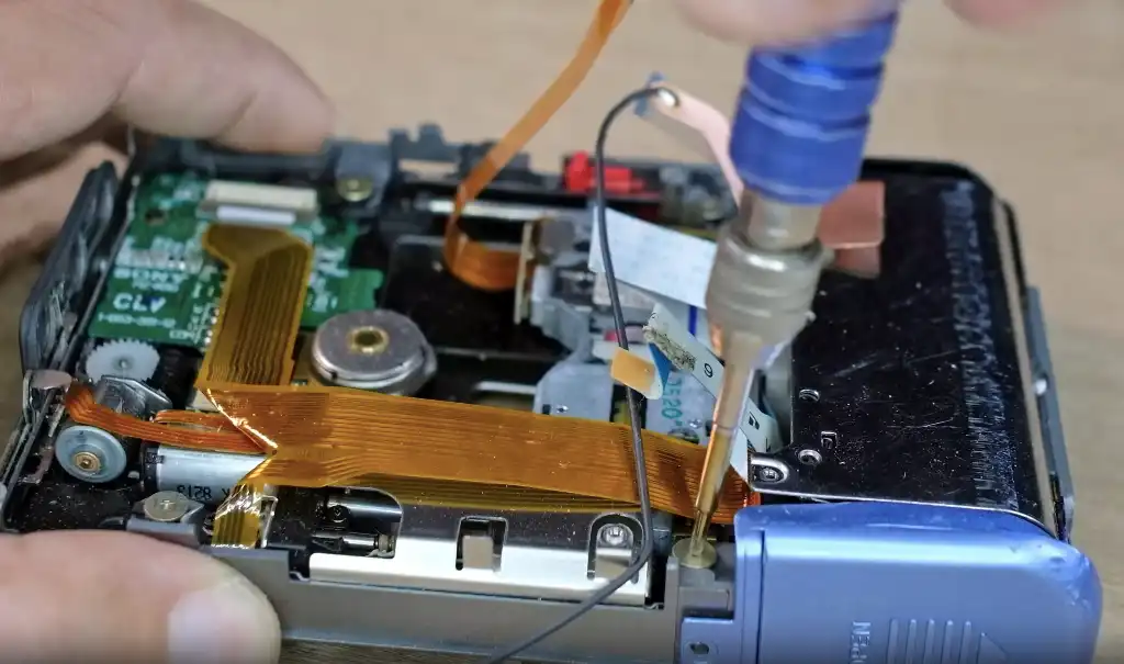 رحلتي في إصلاح minidisc سوني: تجربة استكشاف وتحدي 2 إصلاح minidisc سوني